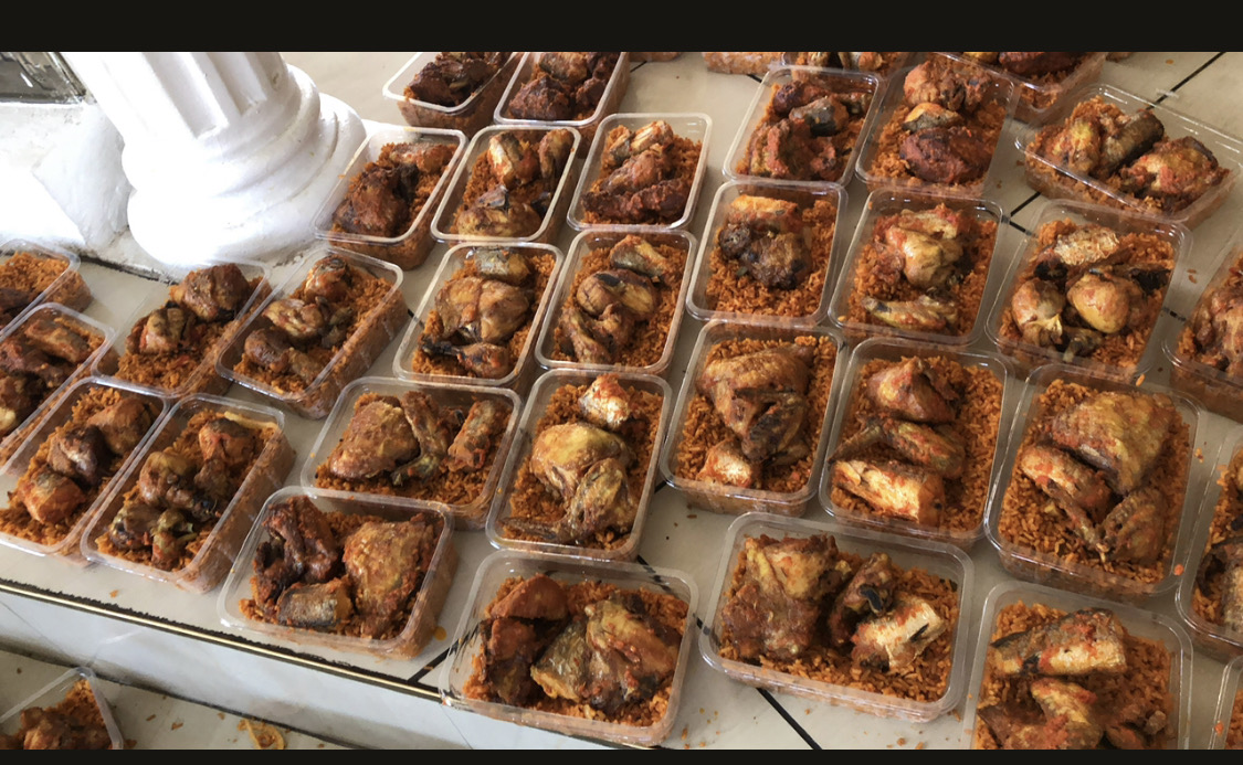 A table of freshly prepared customer lunch packs